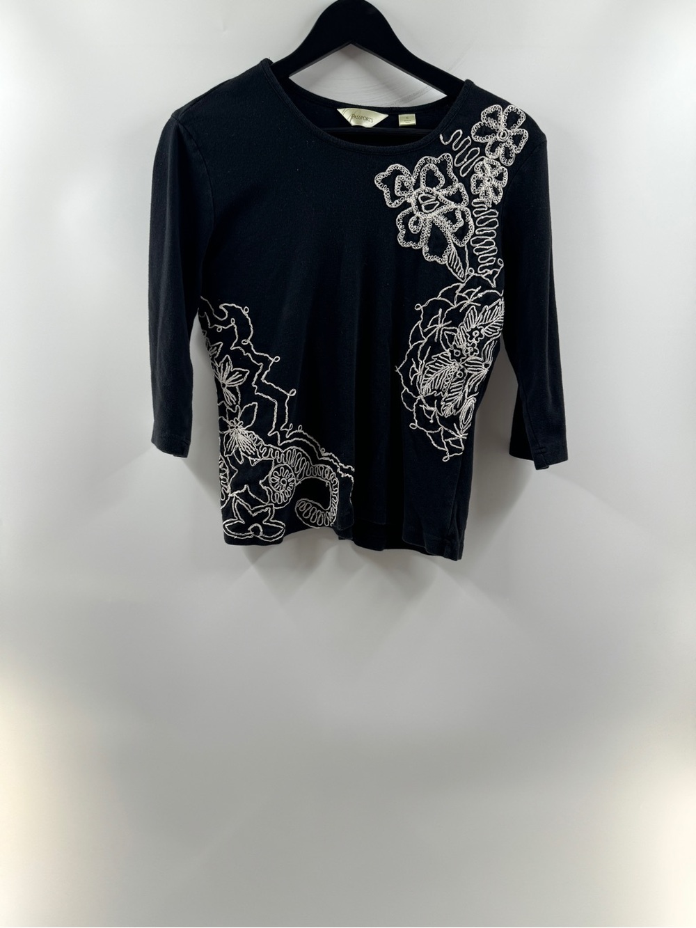 Passports Black Embroidered Floral Quarter Sleeve Top – Women's Small